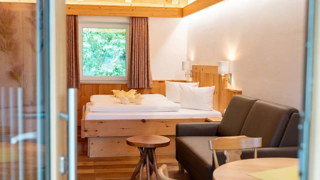 Ganze Ferienwohnung, Ferienwohnung für 2 Personen (30 m²) in Ainring in Ainring, Rupertiwinkel