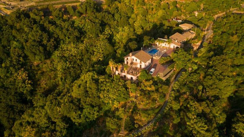 Villa per 11 persone, con Balcone e Idromassaggio nonché Terrazza e Giardino a Giarre