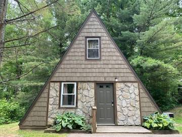 Log Cabin for 4 Guests in Hocking Hills, Picture 2