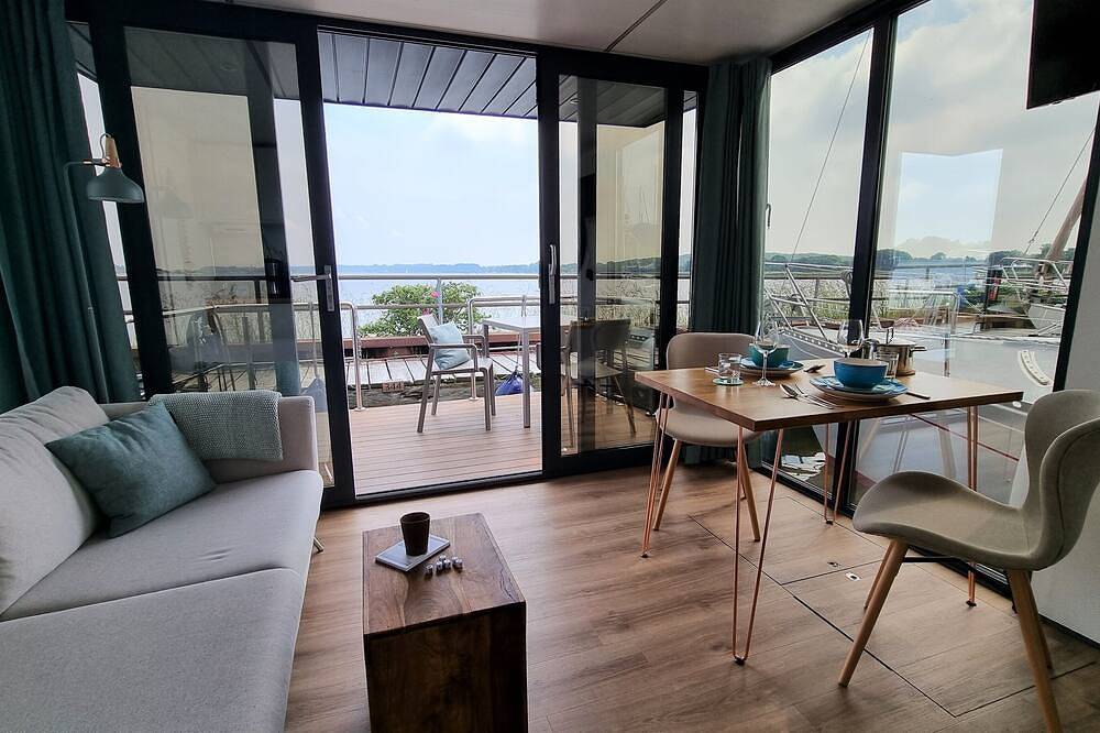 Naturnaher Urlaub auf Hausboot Aava mit Dachterrasse in Schleswig in Schleswig, Schleswig & Umgebung