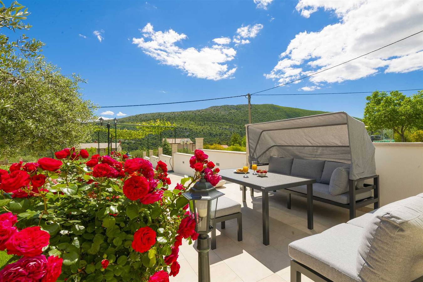 Holiday Home Maslina – Family House near Omiš, Croatia in Naklice, Split-Dalmatien