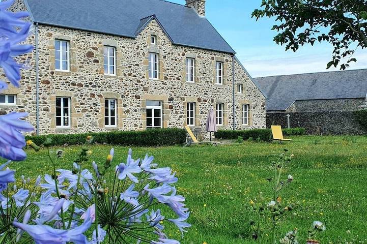Location de vacances pour 9 personnes, avec terrasse à Boisroger