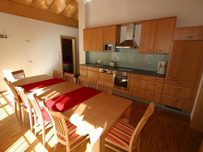 Ferienwohnung für 9 Personen, mit Garten und Whirlpool in Schröcken - 4