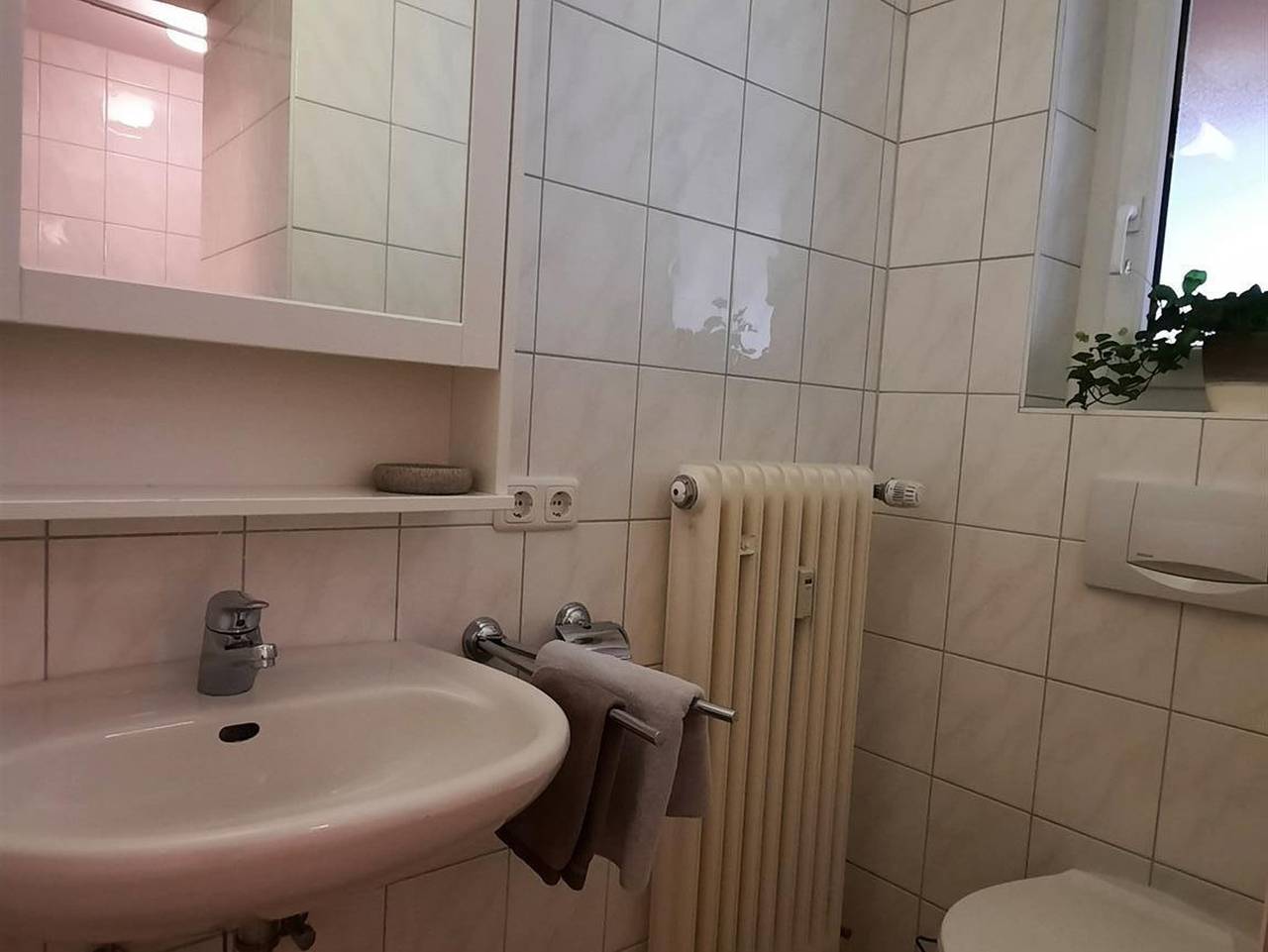Ganze Ferienwohnung, Isartaler Hoamat, Haus - "Baierkar"-Fewo/Wohn-Schlafr./ Dusche u. Bad, Wc in Mittenwald, Bayerische Alpen