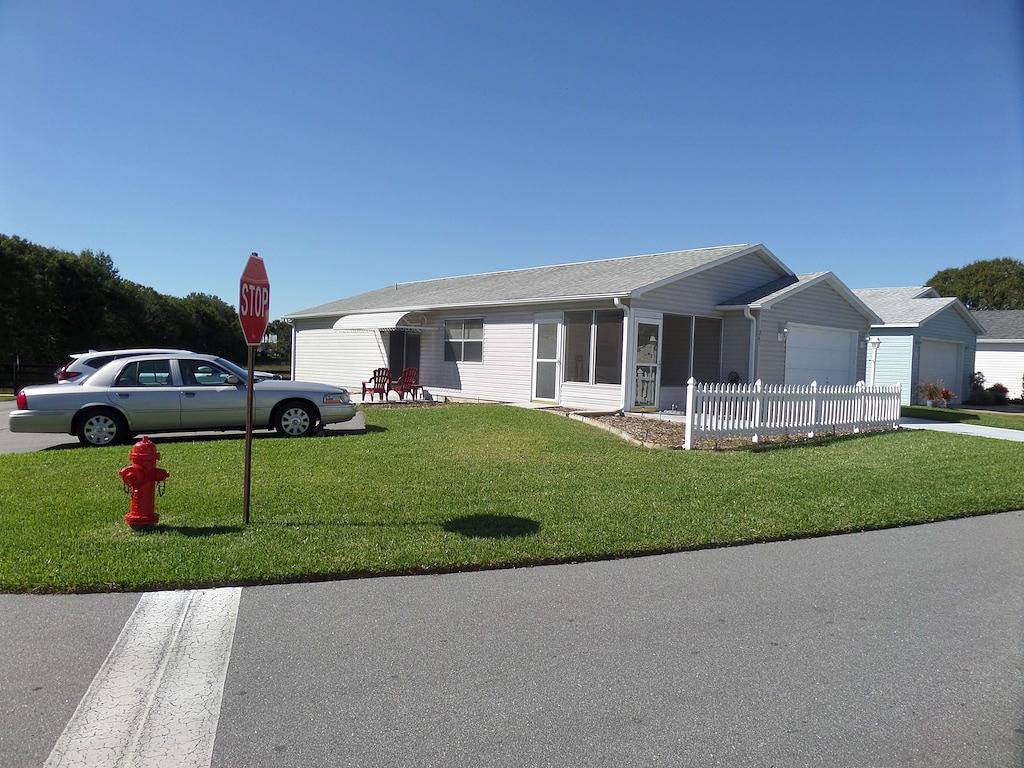 🧡Gorgeous Waterfront Oasis In Heart of The Villages 2 Br, 2 Ba in The Villages, Sumter County