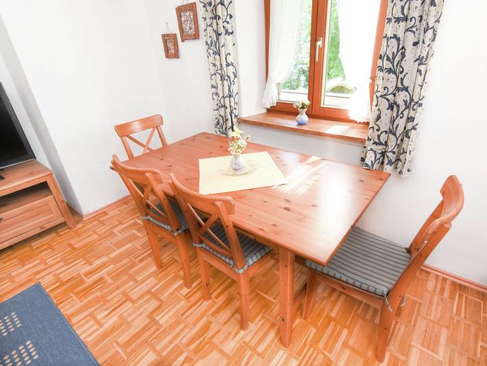 Ferienwohnung für 4 Personen, mit Sauna und Pool sowie Terrasse und Garten, mit Haustier in Ruhpolding