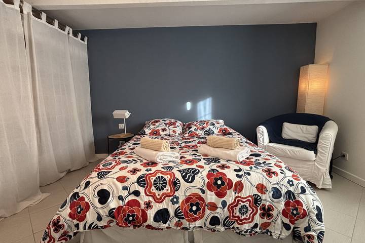 Gîte pour 3 personnes, avec terrasse, adapté aux familles à Bischheim