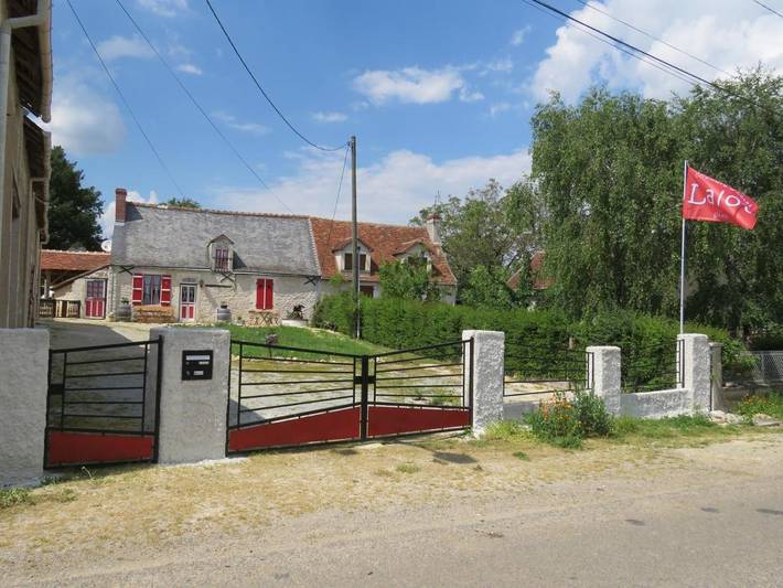 Chambre d’hôte pour 3 personnes, avec terrasse et jardin ainsi que piscine et vue, animaux acceptés dans Parc naturel régional de la Brenne - 2