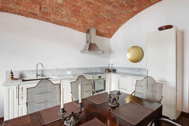 Ganze Wohnung, Apartment 'City On The Beach' mit Meerblick, Wlan und Klimaanlage in Bagni Lido & Flora, Rapallo