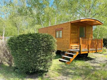 Chambre d’hôte pour 2 personnes, avec balcon ainsi que piscine et jardin à Naujac-sur-Mer