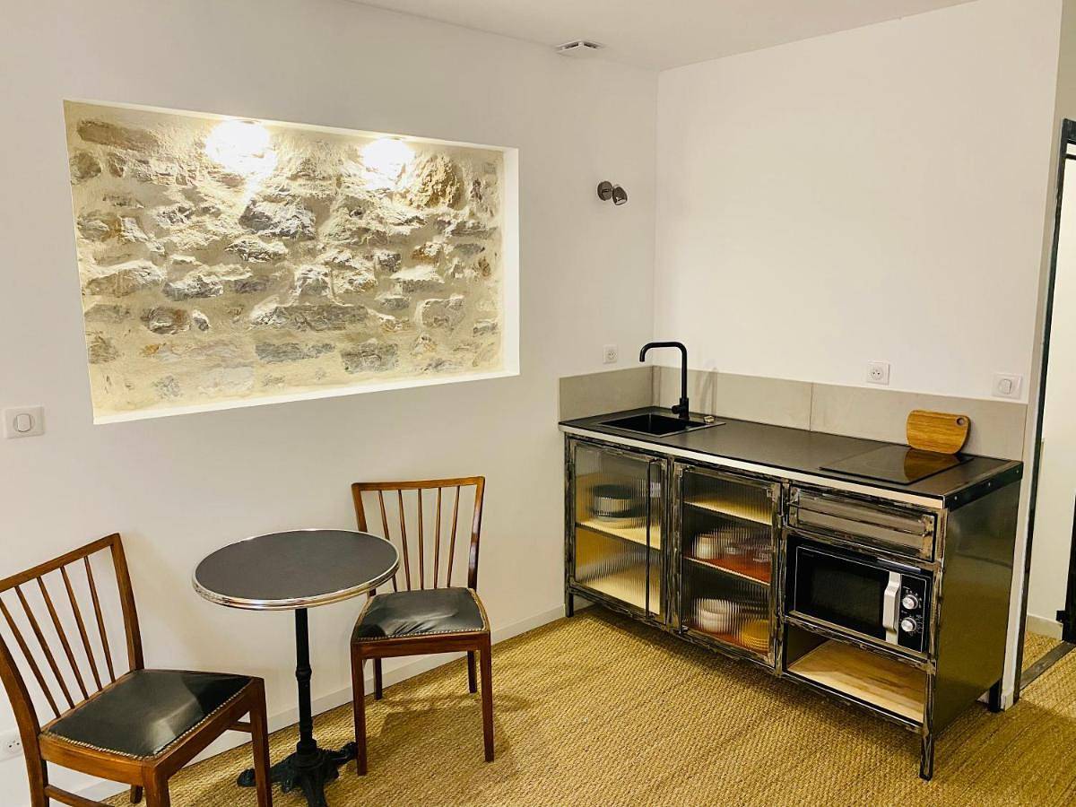 Appartement entier, "Ribot" Coquet studio en coeur de ville avec wifi et clim in Sète, Côte méditerranéenne (France)