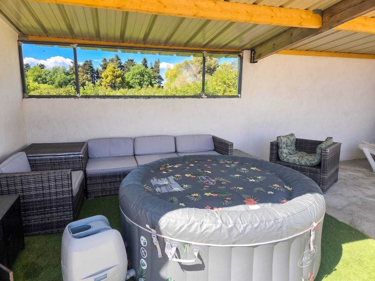 Geräumiges Bungalow in Arles mit Pool in Arles, Arles und Umgebung