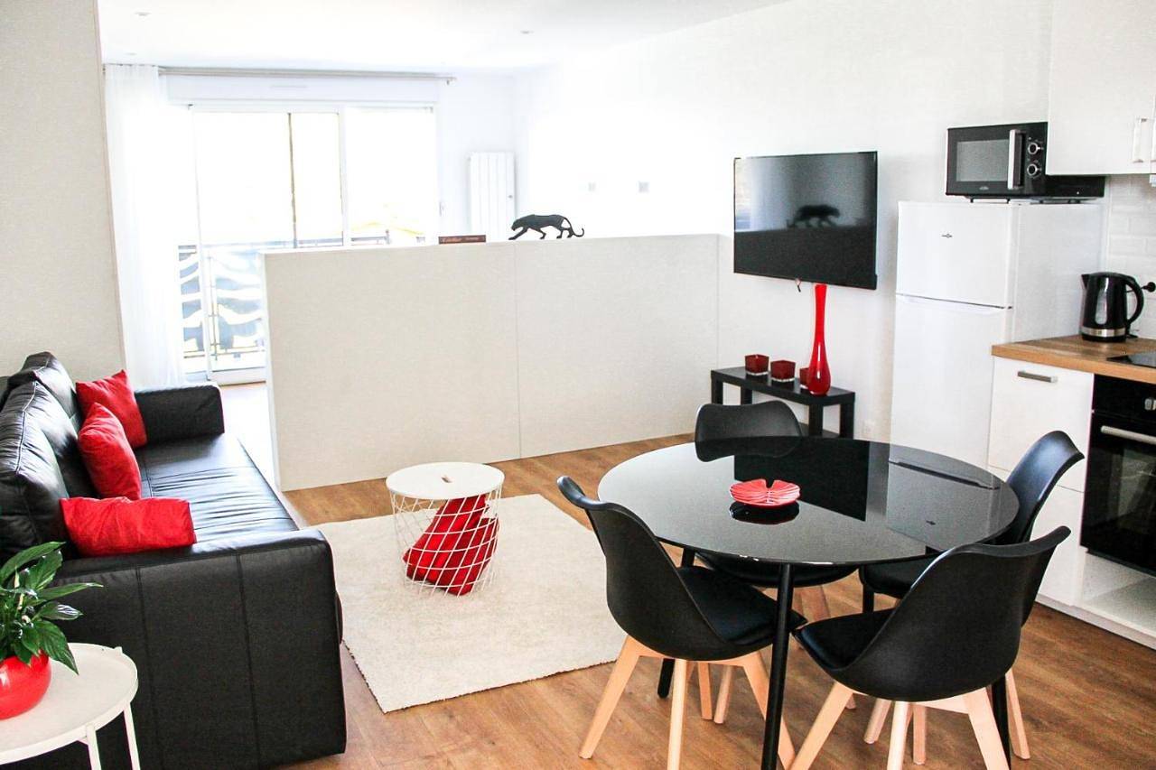 Appartement entier, Grand T1 Moderne Jardin près de Cdg in Le Thillay, Val-d'Oise