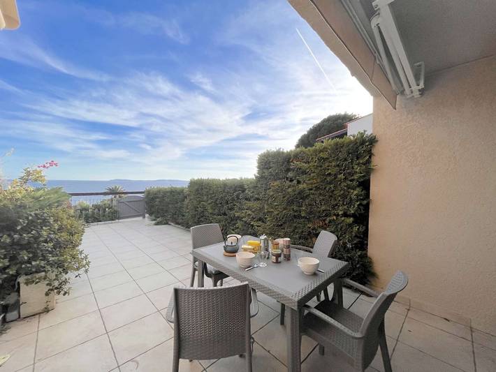 Gîte pour 4 personnes, avec piscine à Rayol-Canadel-sur-Mer - 2