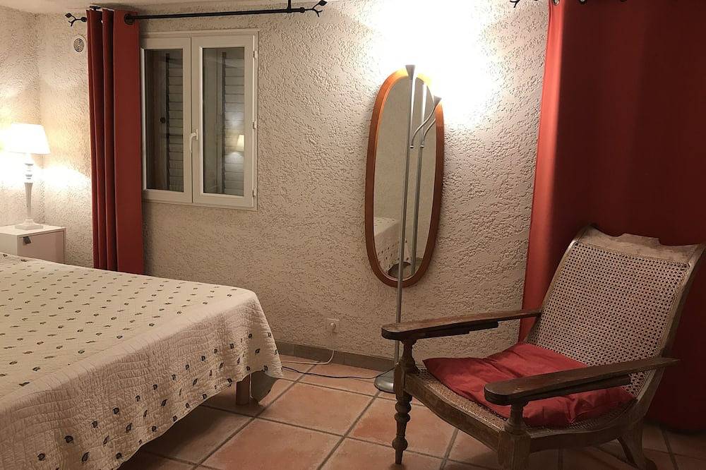 Comfortable rental type f2 in the heart of the vineyard with swimming pool in Patrimonio, Calvi region