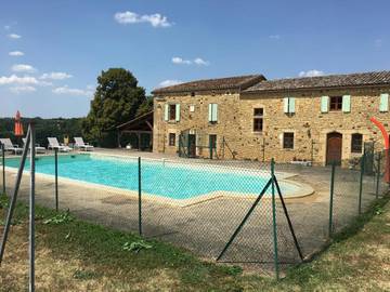 Cottage pour 14 personnes, avec piscine à Soulaures