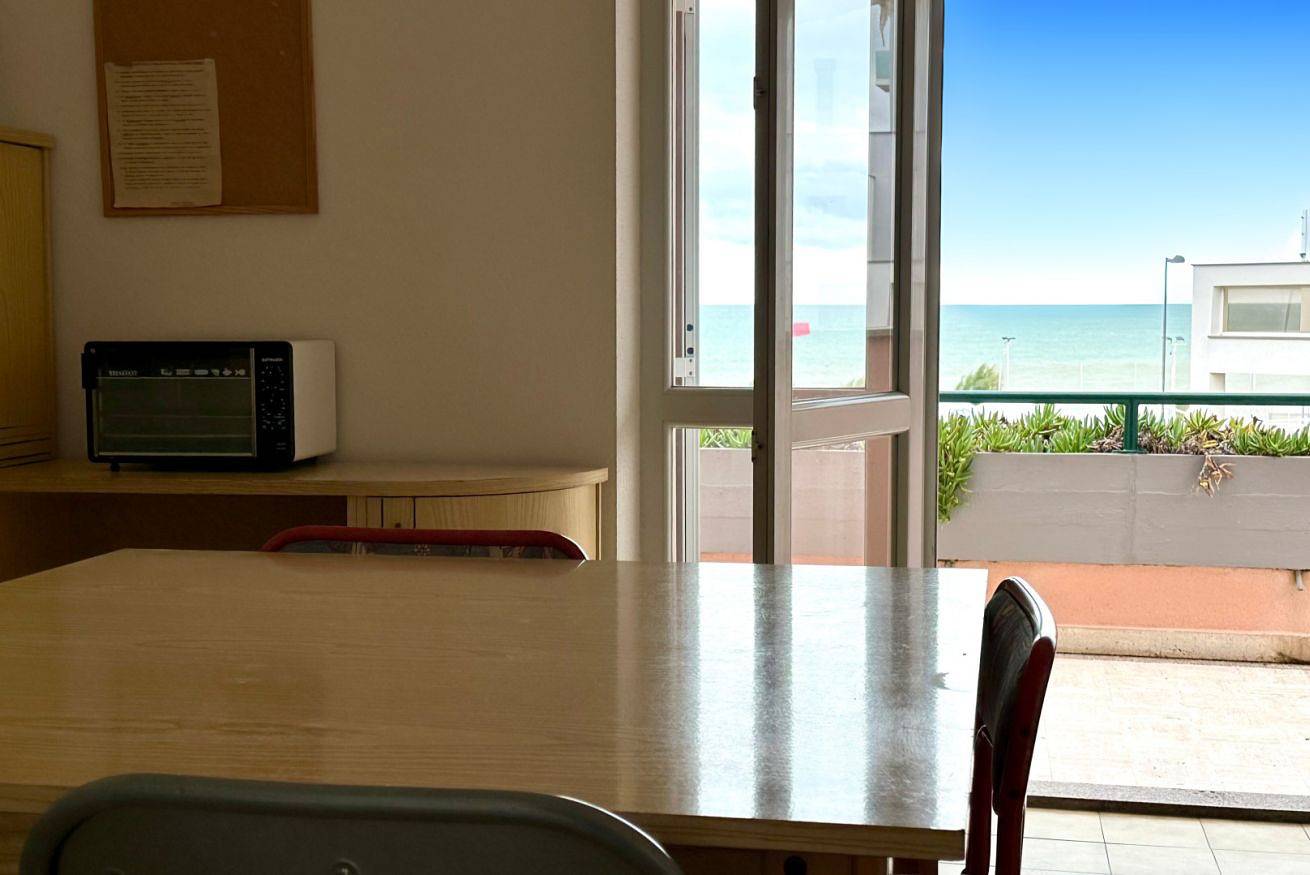 Ganze Wohnung, M079 - Marcelli, seafront three-room apartment in a residence with swimming pool in Riviera del Conero
