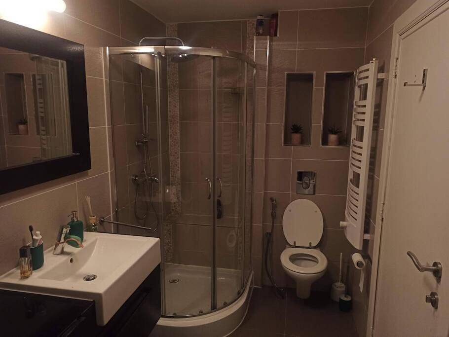 Apartamento entero, One-Bedroom Apartment in Amberes, Región de Amberes