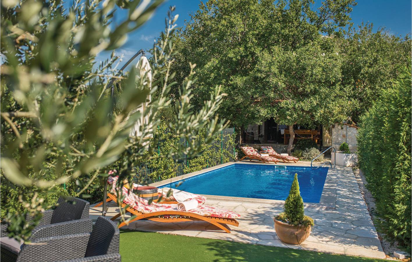 Gemütliche 1-Zimmer-Wohnung mit Pool, Terrasse und Strandzugang – 1000 m in Dubrovnik-Neretva