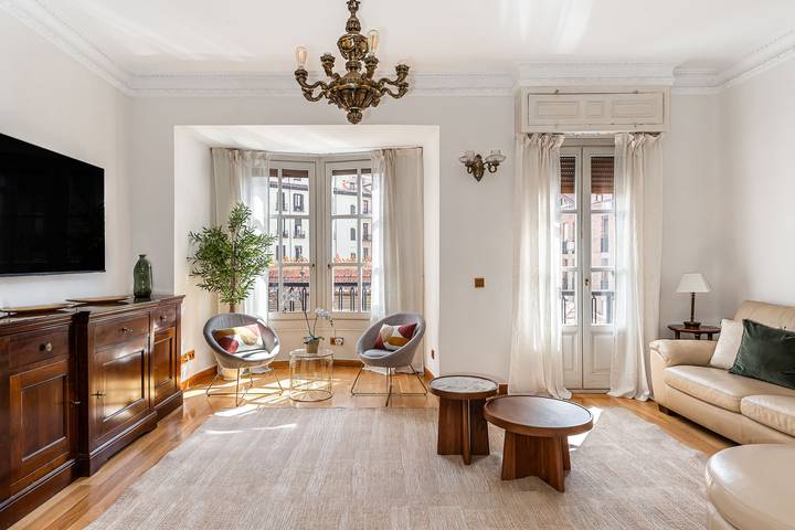 Apartamento para 4 personas, con Balcón en Palacio Real Madrid