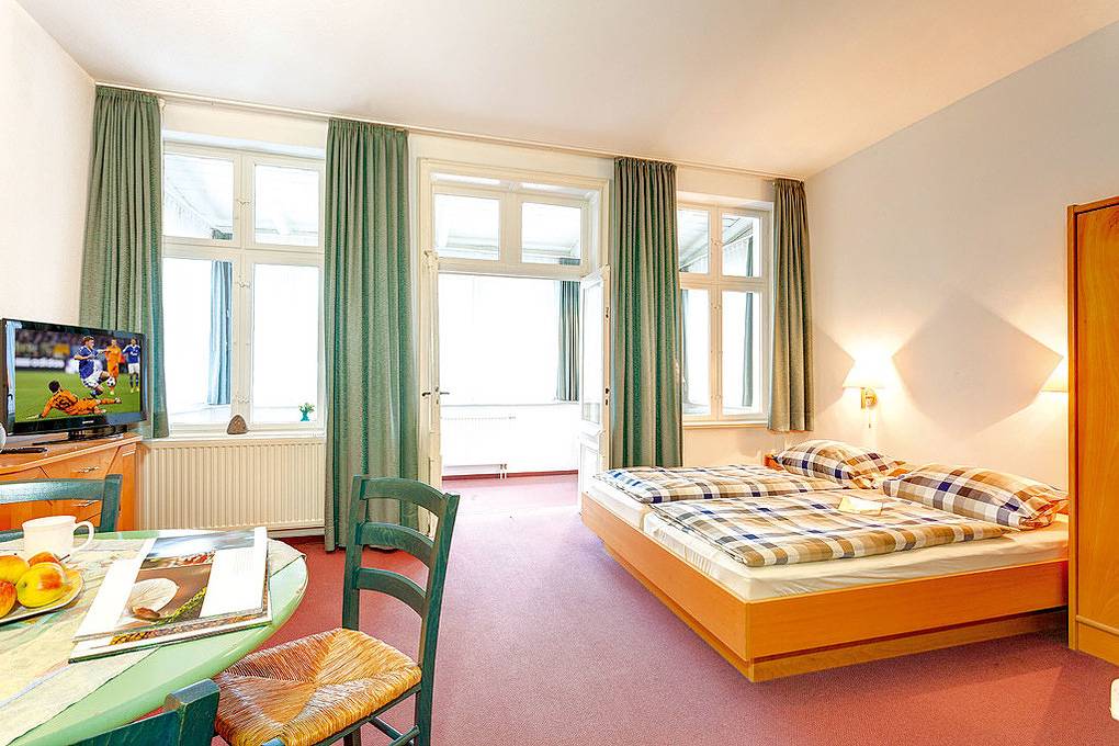 Geheel vakantieappartement, Vakantieappartement voor 4 personen met tuin in Sellin, Rügen