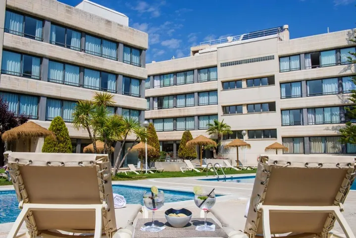 Aparthotel para 2 personas, con jardín además de piscina para niños y piscina - 1