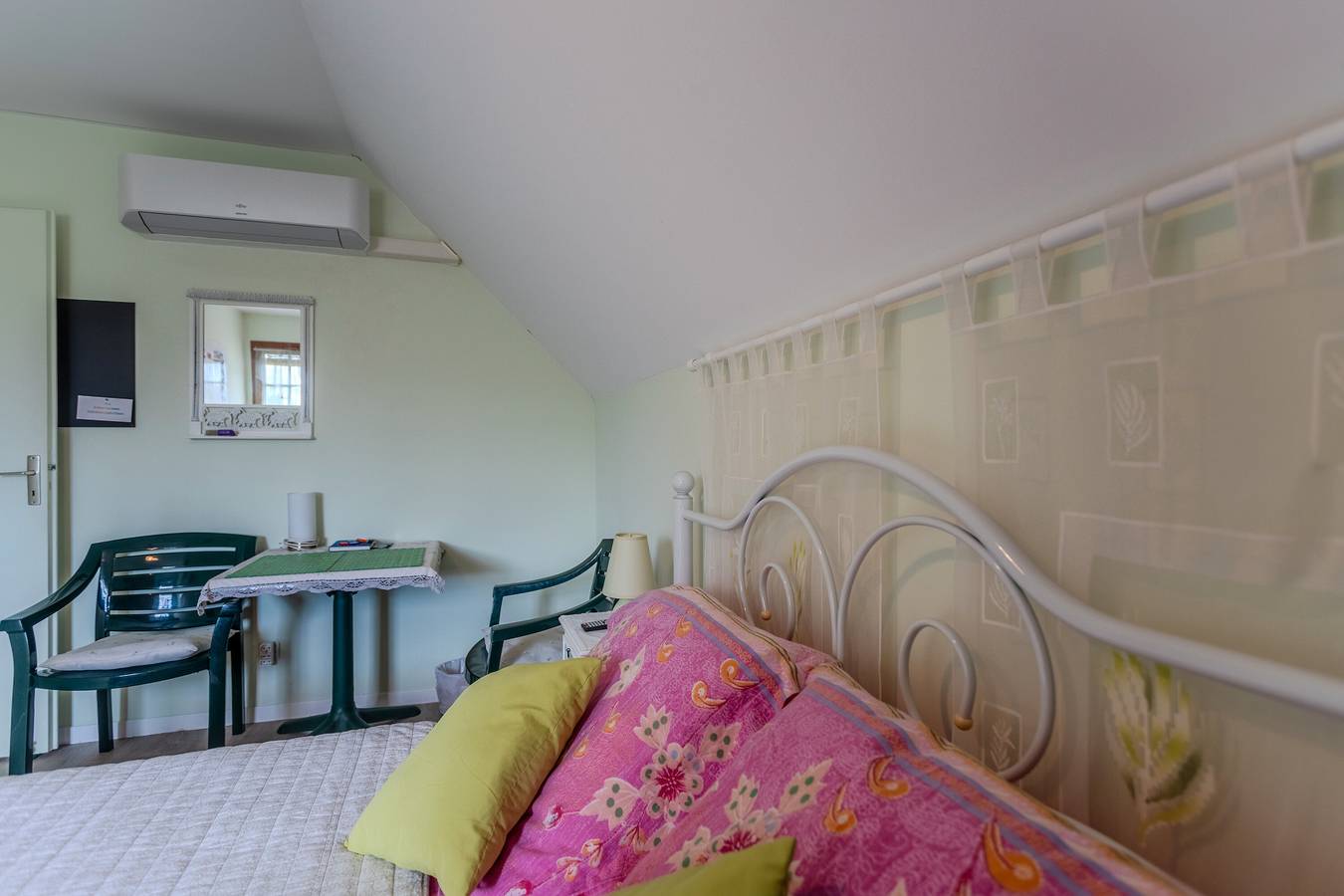 Chambre d'hotes Le Pesquit - avec terrasse partagée, jardin commun et climatisation in Lescar, Béarn