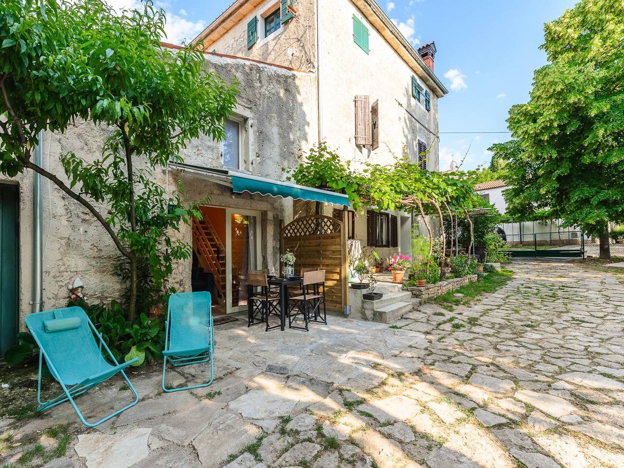 Ganze Wohnung, Moderne Wohnung in Strandnähe in Červar-Porat, Cervar