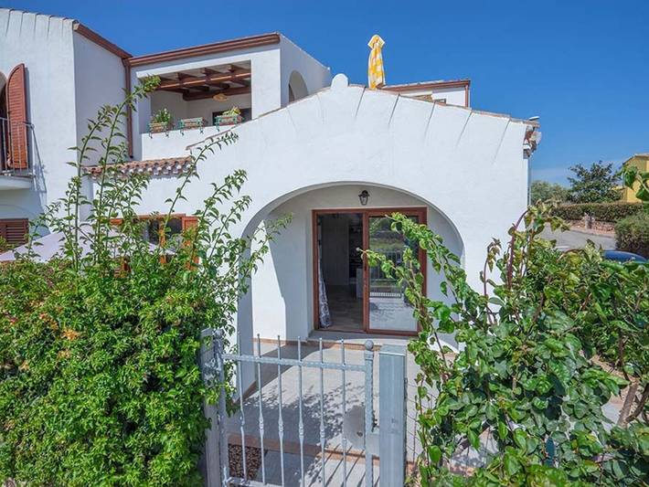 Ganze Ferienwohnung, Schöne und günstige Wohnung am Strand - Nr. 141A in Budoni, Olbia-Tempio