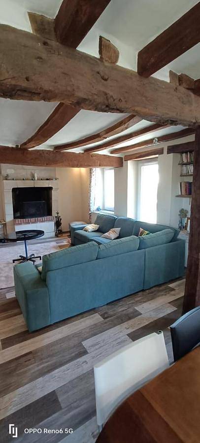 Gîte pour 13 personnes, avec terrasse et jardin à Louans