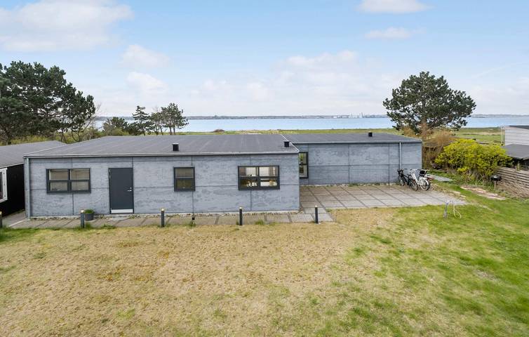 Ferieudlejning for 6 personer, med Terrasse i Holbæk