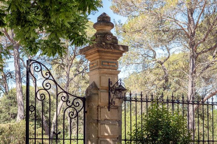 Hôtel pour 2 personnes, avec vue ainsi que jardin et piscine, animaux acceptés dans Le Pont du Gard - 3