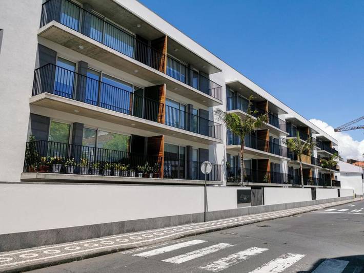 Apartamento de férias para 4 pessoas, com jardim em Ponta Delgada