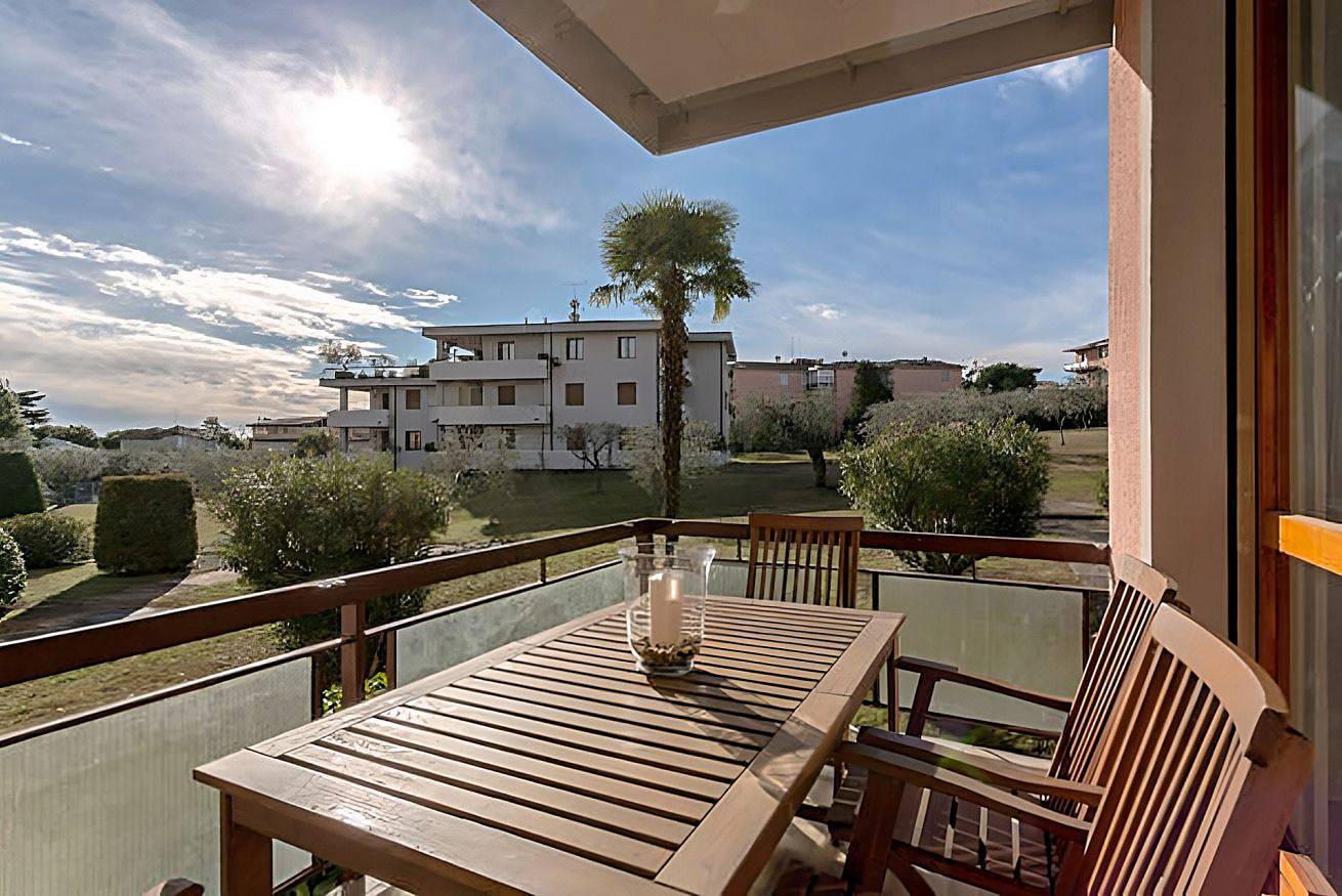 Appartamento intero, Natural Chic in Desenzano del Garda, Prealpi Gardesane