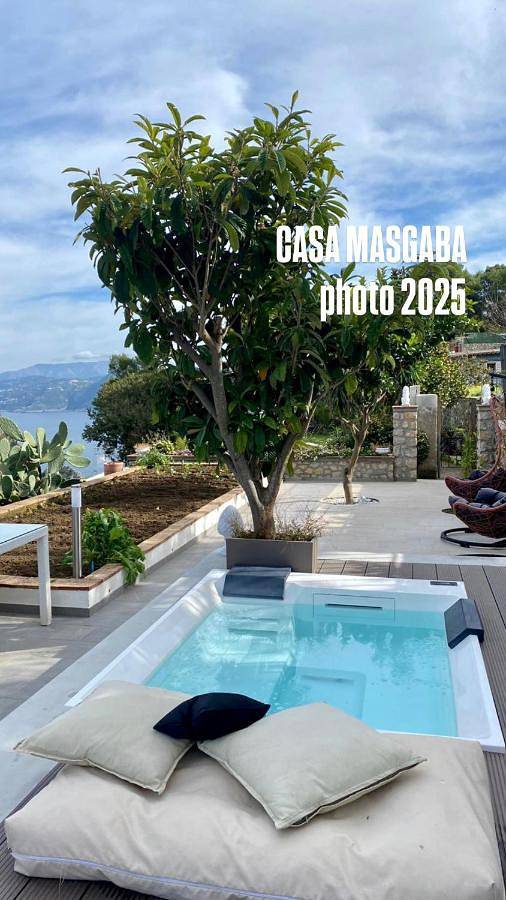 Villa pour 2 personnes, avec jardin ainsi que jacuzzi et piscine à Capri - 2