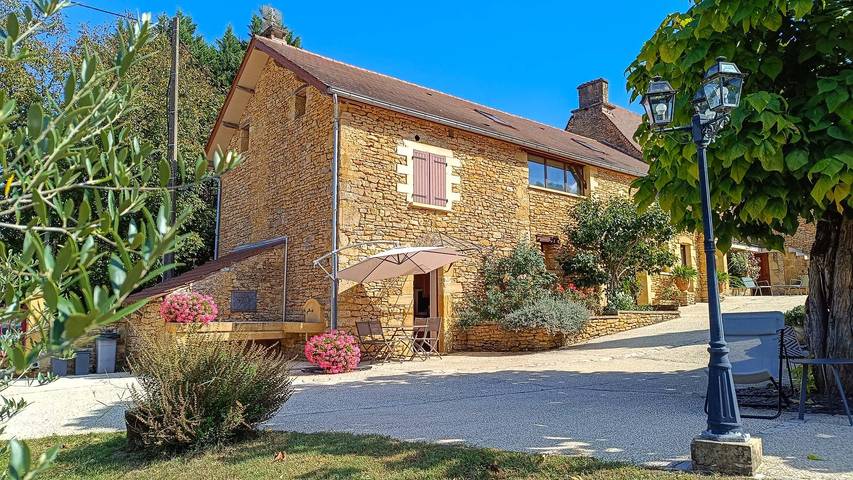 Gîte pour 4 personnes, avec jardin et terrasse ainsi que piscine et jacuzzi - 1