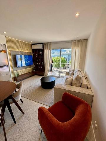 Gîte pour 4 personnes, avec balcon et vue dans Office De Tourisme Cavalaire