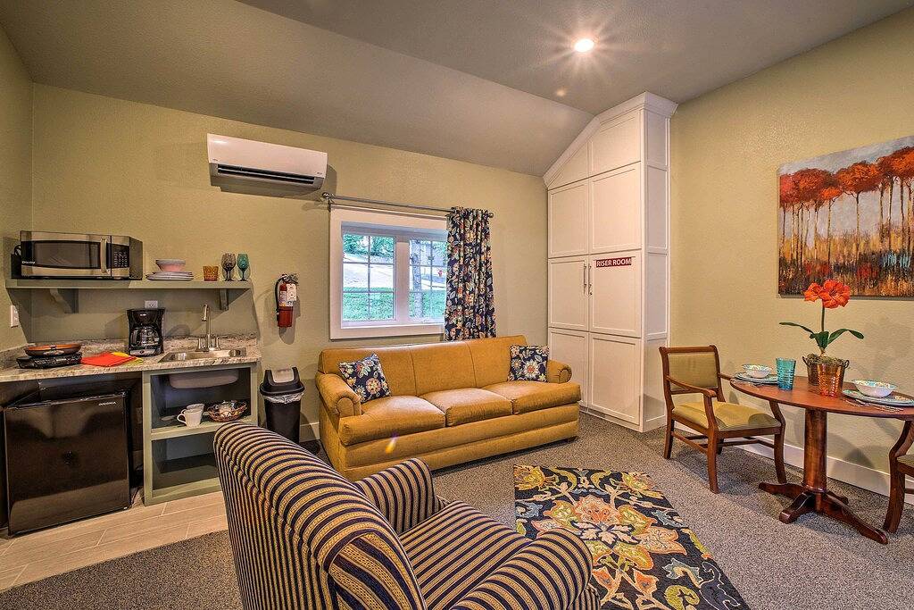 Cabin for 2 Guests in Ozark Mountains, Missouri