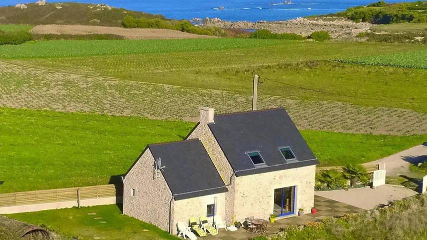 Location de vacances pour 6 personnes, avec jardin à Cléder - 2