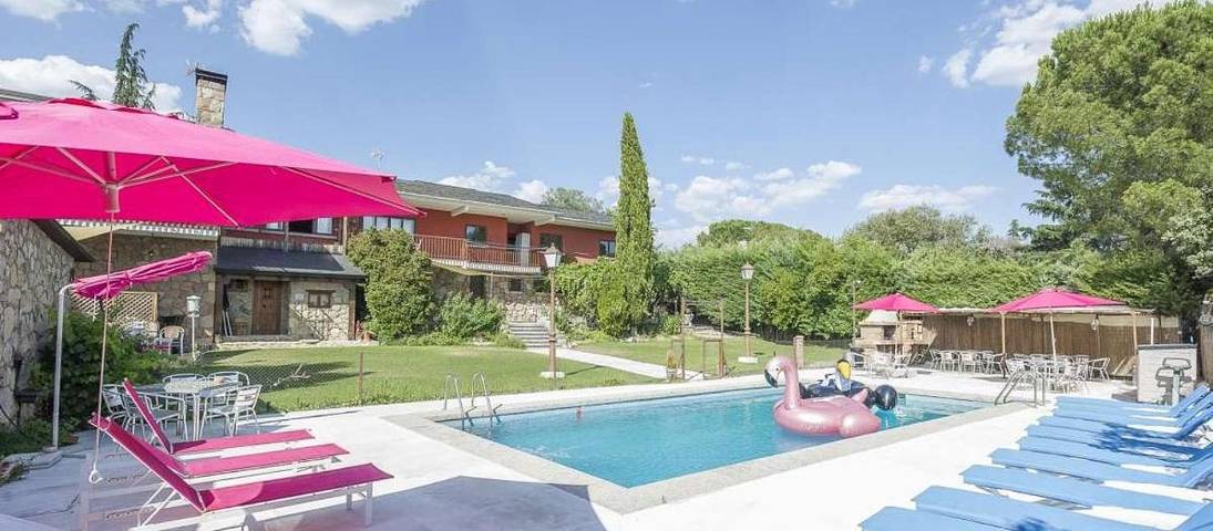 Apartamento para 4 personas, con Jacuzzi y Terraza además de Jardín y Piscina en Galapagar
