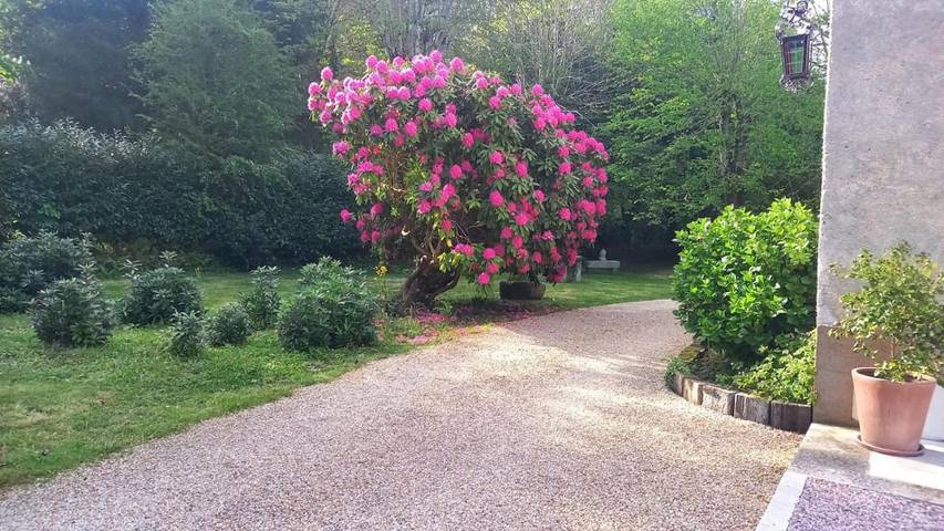 Gîte pour 4 personnes, avec terrasse ainsi que vue et jardin à Pleyber-Christ - 4