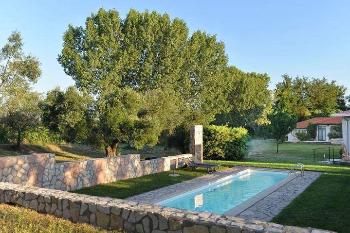 Location de vacances pour 2 personnes, avec Terrasse et Jardin ainsi que Piscine et Vue à Tuscania