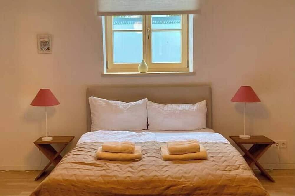 Ganze Wohnung, Kleines feines Appartement mit Sonnenterrasse in Bad Wiessee, Bayerische Alpen