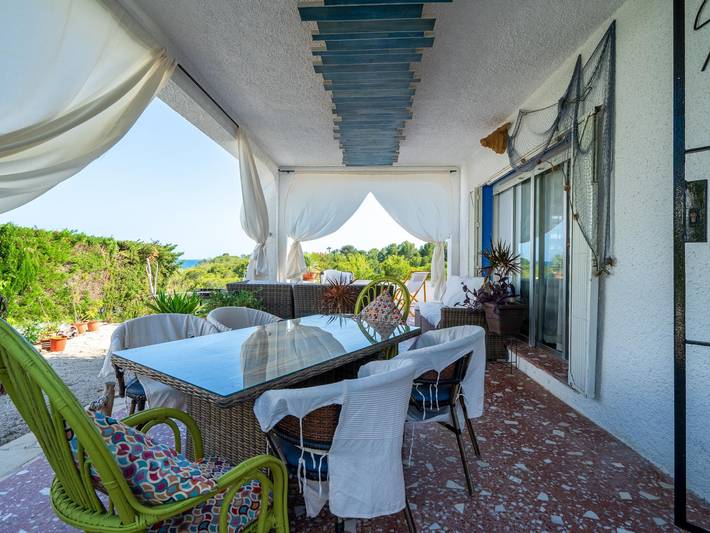 Location de vacances pour 6 personnes, avec vue sur l’océan ainsi que jardin et terrasse dans Les Tres Cales - 3