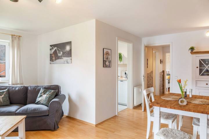 Appartement entier, Appartement de vacances "Fuchsbau" avec vue sur les montagnes, balcon et Wi-Fi in Oberau, Alpes bavaroises