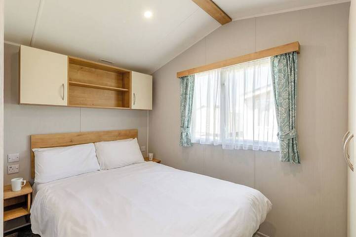 Bronze 3 Bedroom Caravan, Sleeps 8. With parking.P in Carmarthenshire