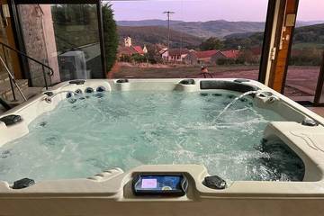 Gîte pour 8 personnes, avec jacuzzi dans Bergesserin
