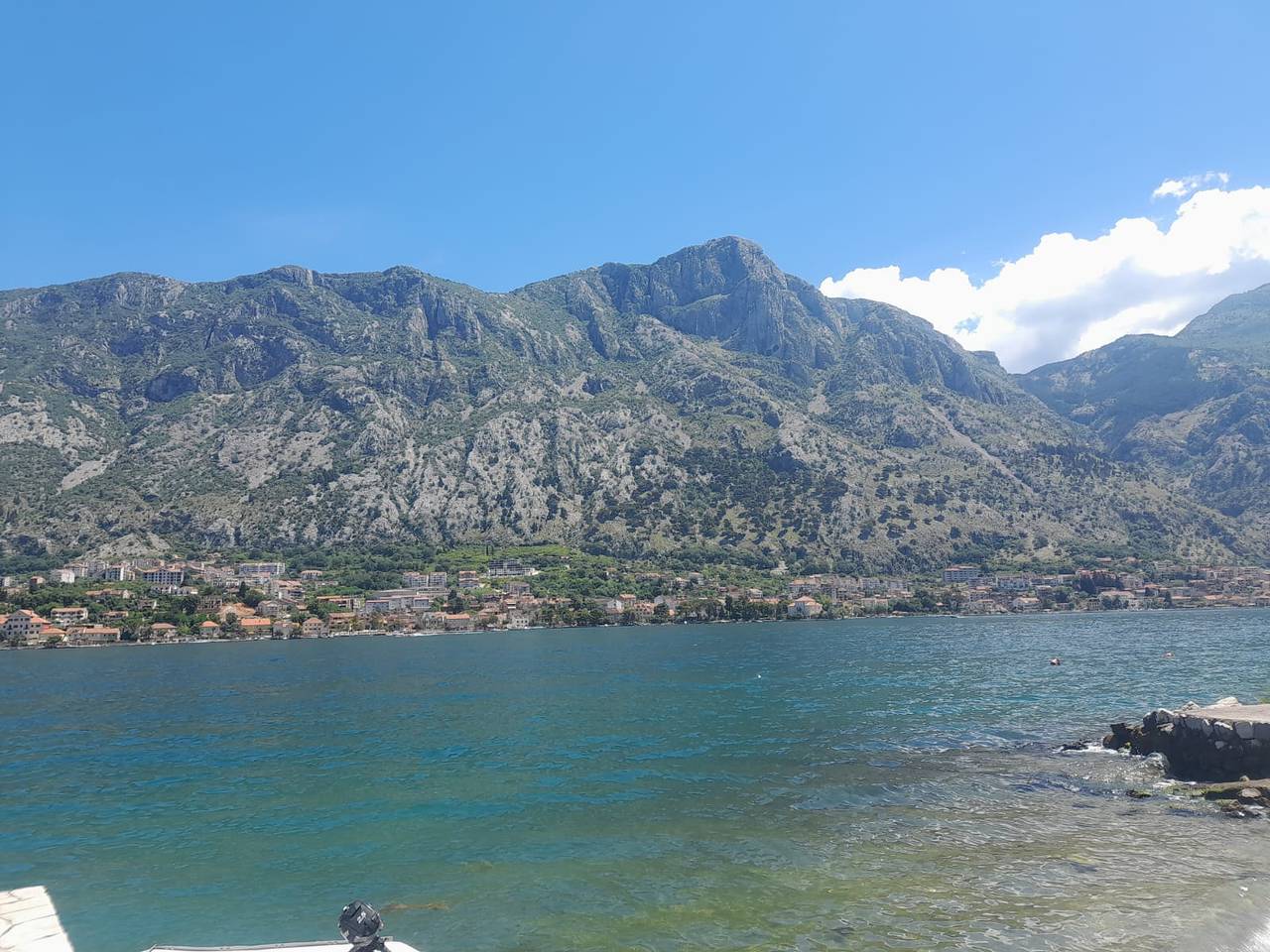 Beach edge, 4-Bed House in Muo Kotor in Boka Kotorska