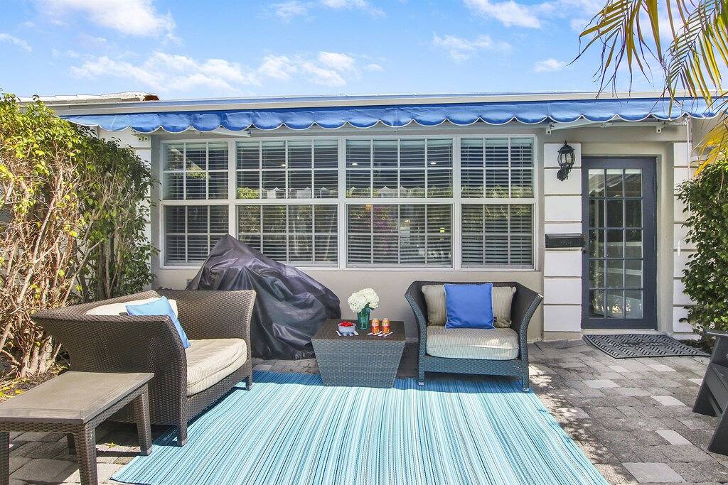 Für dieses versteckte Juwel wird kein Auto benötigt, nur wenige Schritte vom Strand und der Atlantic Avenue entfernt! in Delray Beach, Palm Beach County