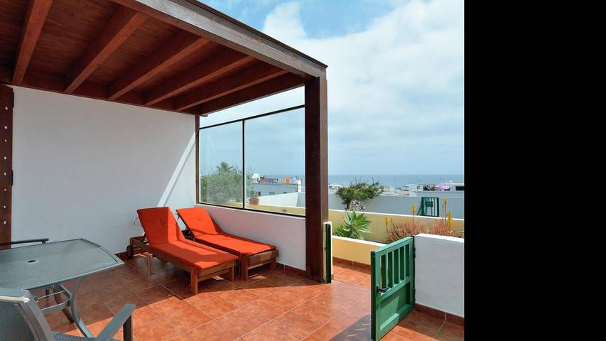Appartement de vacances pour 3 personnes, avec Vue sur l’océan ainsi que Terrasse et Jardin à Haría